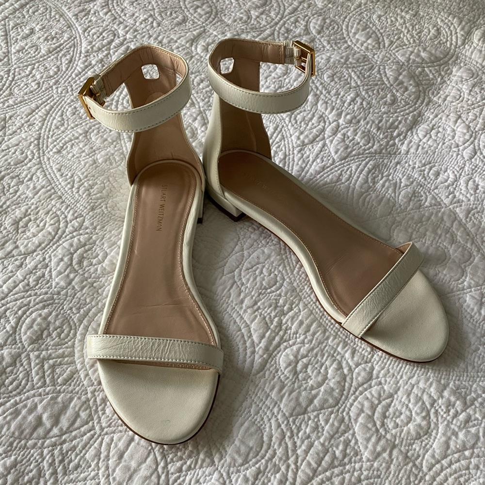 Stuart Weitzman white leather sandals size 7